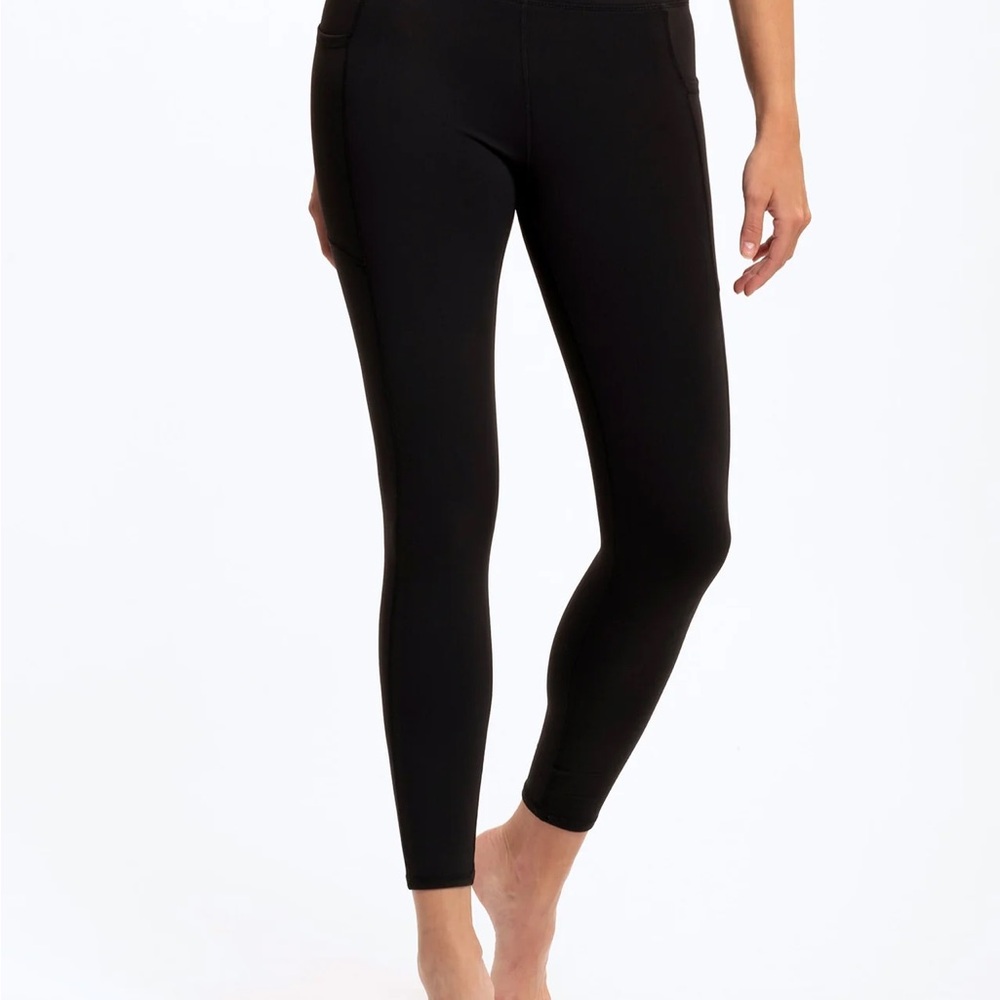 NWT - Threads 4 Thought MONICA POCKET HIGH RISE 7/8 LEGGING 24" - M, black
